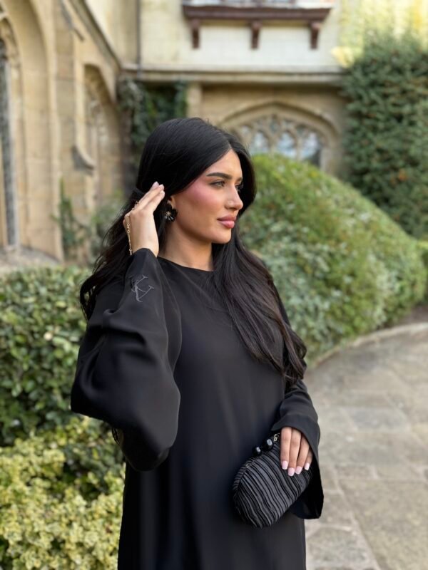 Black Azhara Essential Abaya