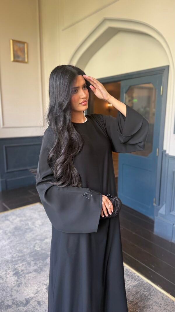 Black Azhara Essential Abaya