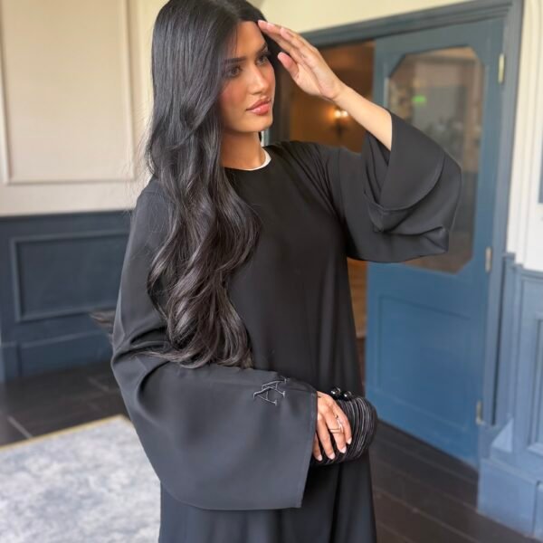 Black Azhara Essential Abaya
