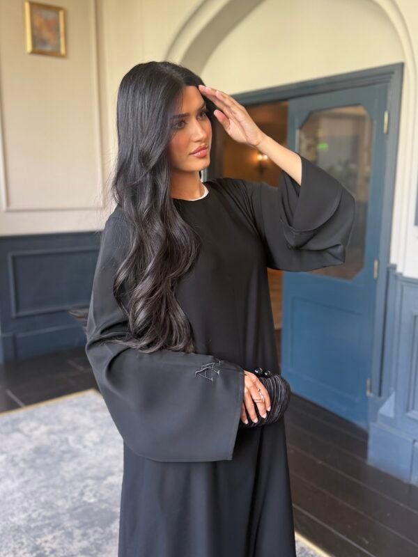 Black Azhara Essential Abaya